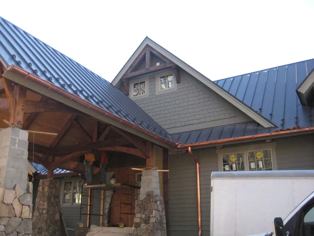 Craftsman Roofing team delivering quality roofing work in Fort Salonga